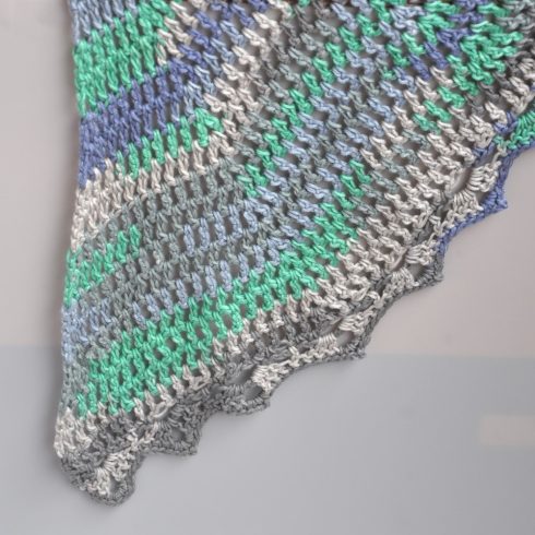 Borongós idő – kerek horgolt kendő