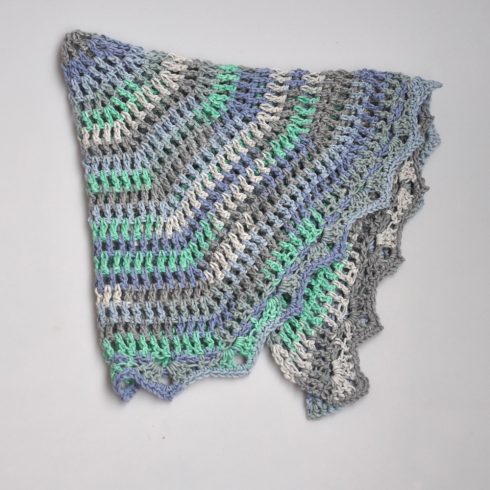 Borongós idő – kerek horgolt kendő