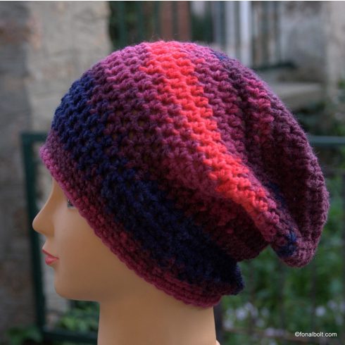 Sapka pink és kék színben