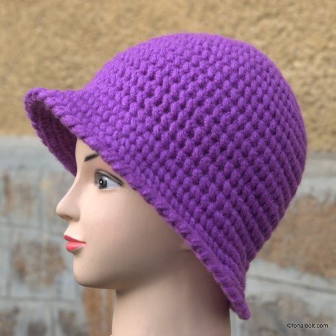 Lila női kalap - télre