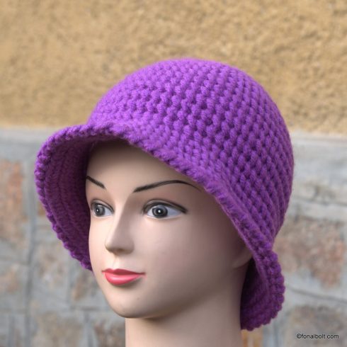 Lila női kalap - télre